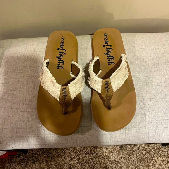 Gypsy Jazz Tan Sandals, size 11